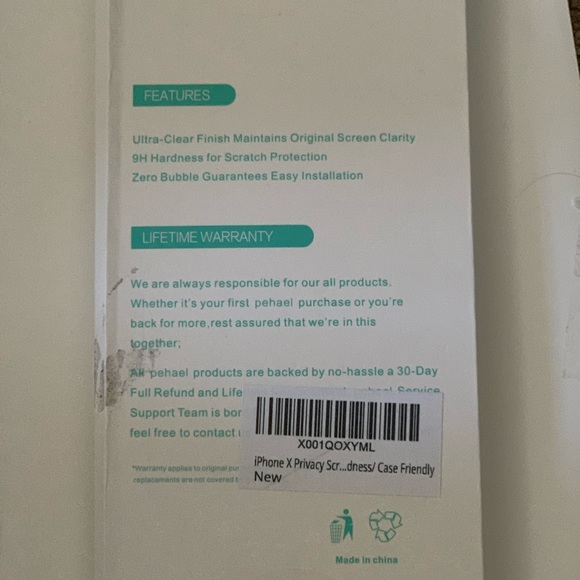 iPhone XR silicone case and 3 privacy screen protectors - Picture 5 of 5